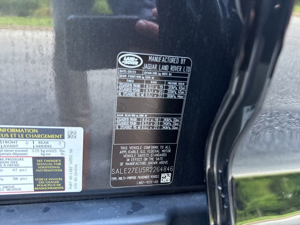 Used 2024 Land Rover Defender 110 X-Dynamic SE AWD/4WD image 23