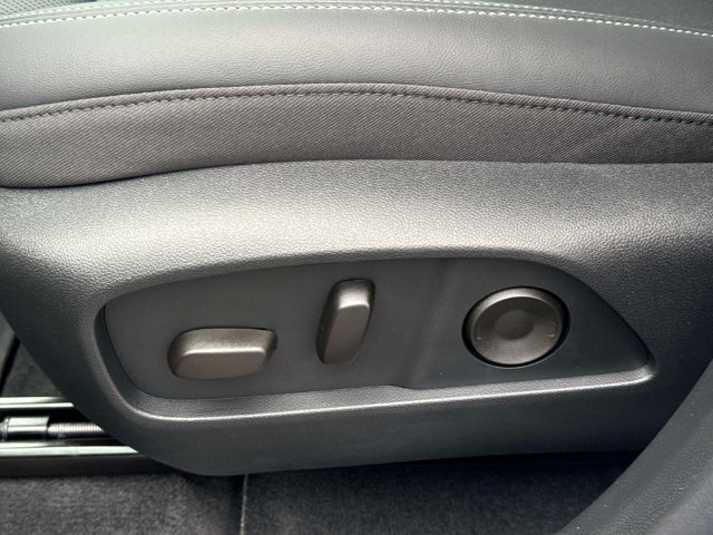 New 2027 GMC Terrain Elevation w/ Elevation Premium Package FWD image 19