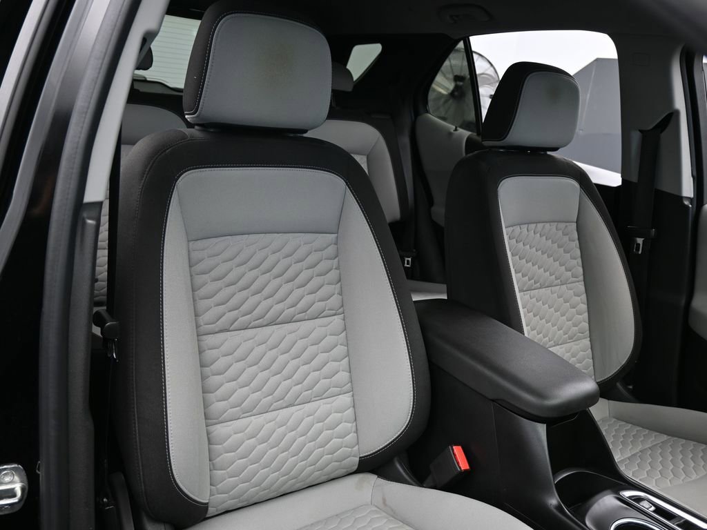 Used 2020 Chevrolet Equinox LS image 40