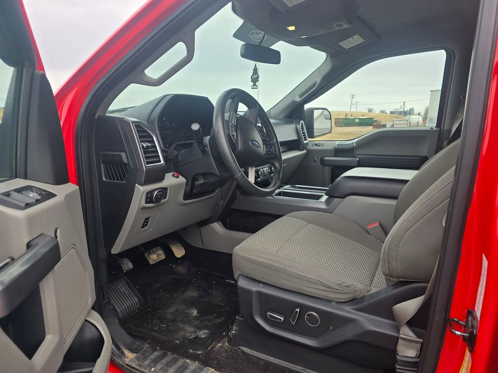 Used 2016 Ford F150 XLT w/ Equipment Group 302A Luxury image 7