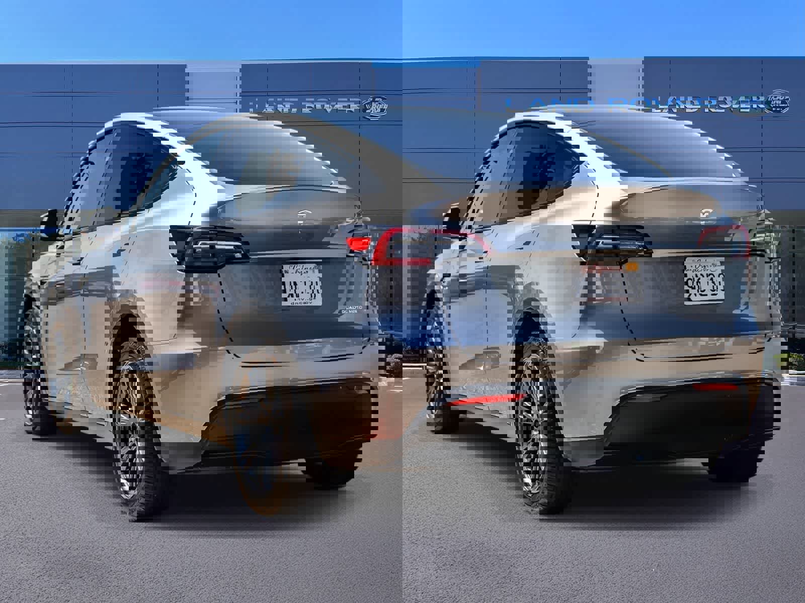 Used 2024 Tesla Model Y Long Range image 6