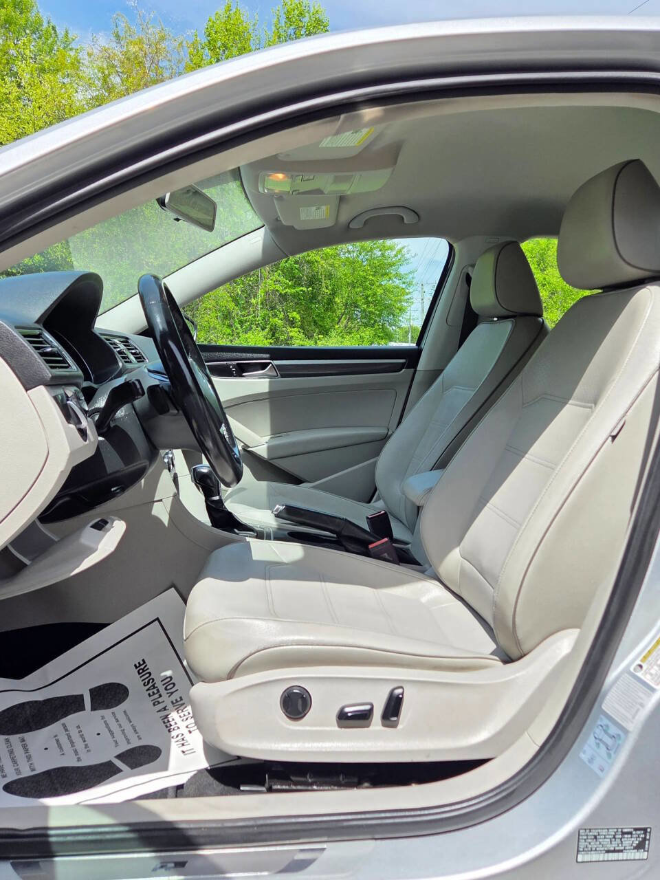 Used 2017 Volkswagen Passat 1.8T R-Line image 10