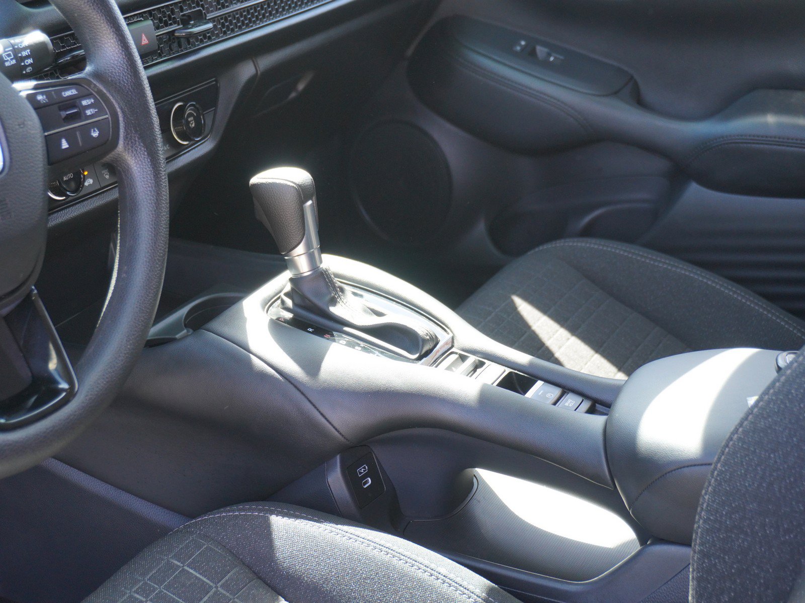 Used 2025 Honda HR-V LX image 19