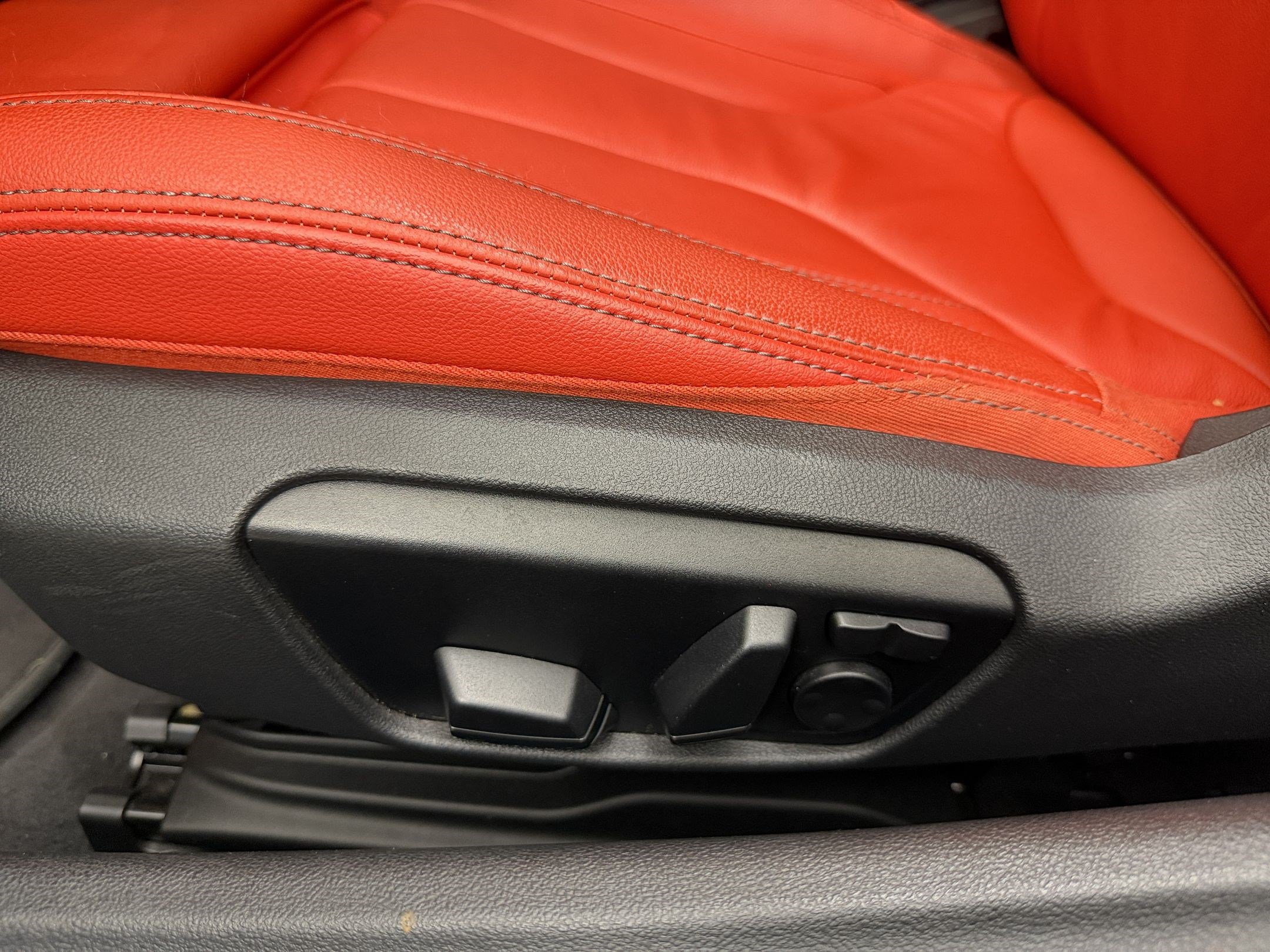 Used 2024 BMW Z4 M40i w/ Premium Package RWD image 16