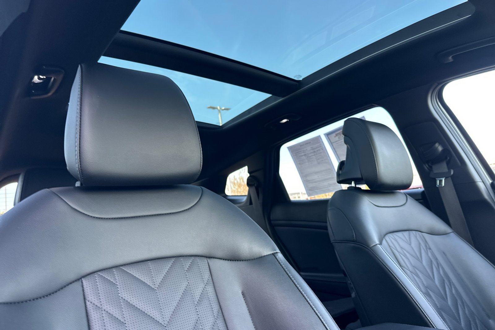 Used 2024 Kia Sportage X-Line w/ X-Line Premium Package image 17