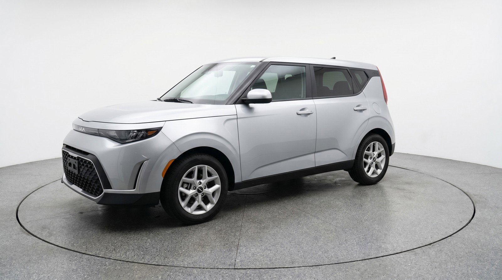 Used 2025 Kia Soul LX w/ LX Technology Package FWD image 3