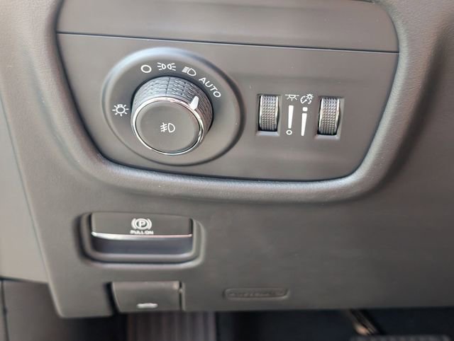 Certified 2026 Jeep Grand Cherokee Summit AWD/4WD image 15