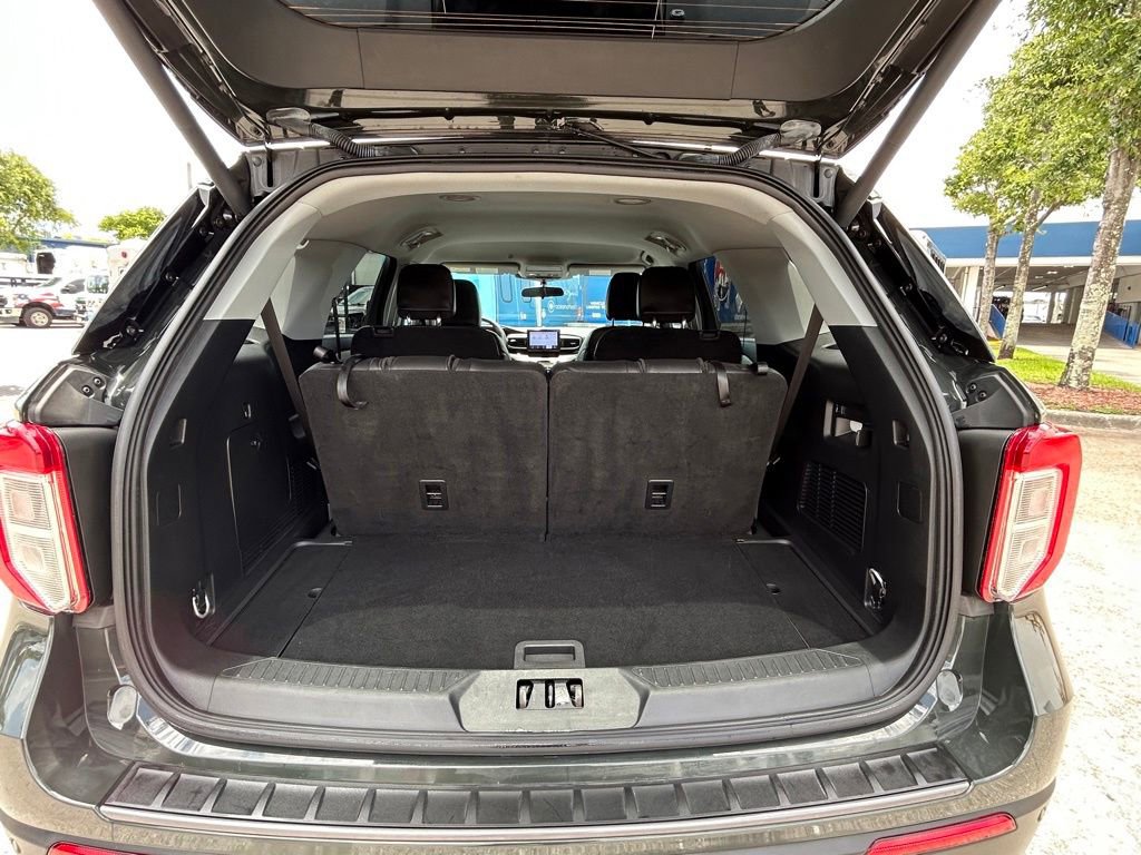 Used 2023 Ford Explorer XLT w/ Equipment Group 202A RWD image 31