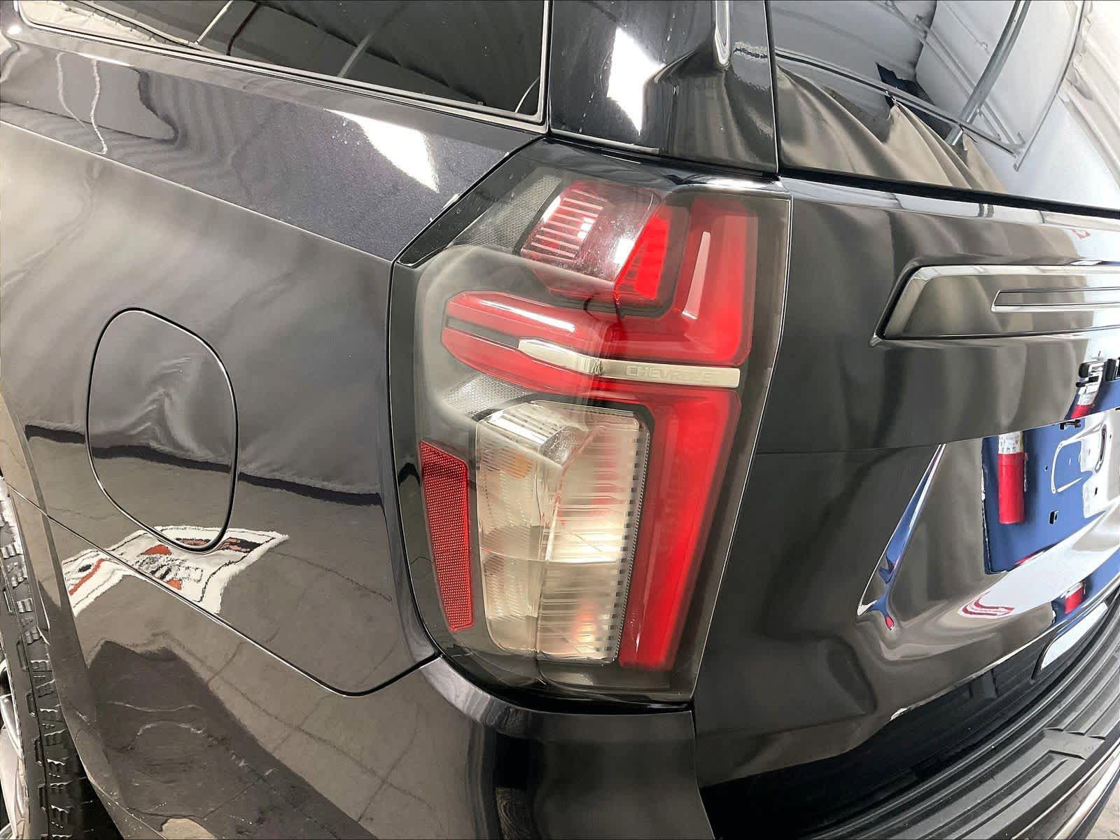 Used 2022 Chevrolet Suburban Z71 w/ Luxury Package image 35