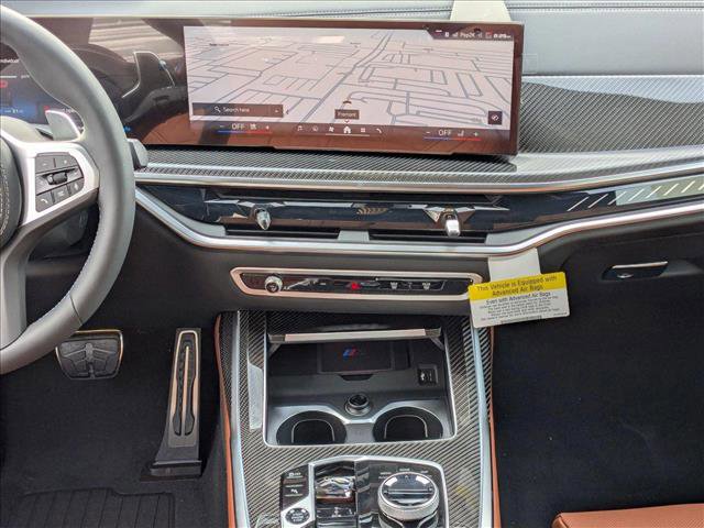 Used 2025 BMW X7 M60i image 11