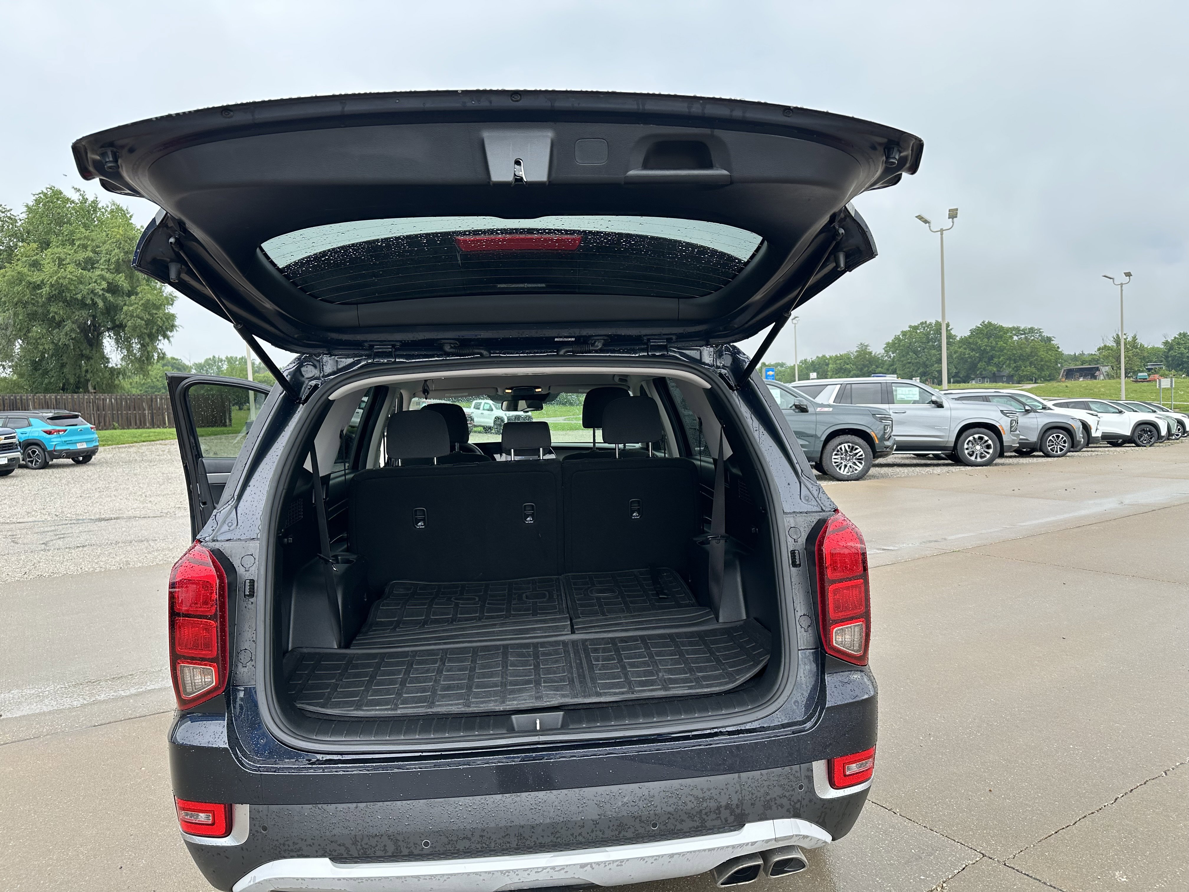 Used 2022 Hyundai Palisade SE w/ Cargo Package FWD image 23