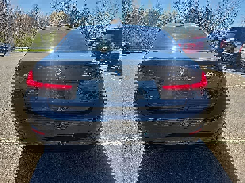 Used 2020 BMW 330i xDrive Sedan w/ Driving Assistance Package image 5