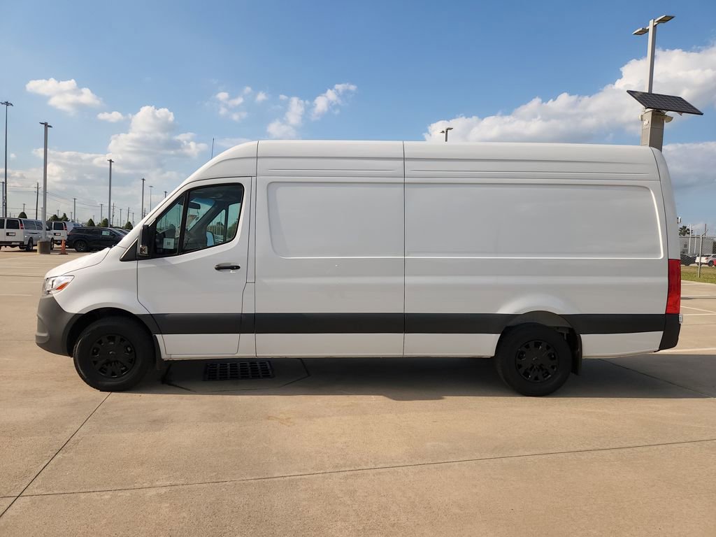 Used 2025 Mercedes-Benz Sprinter 2500 image 8