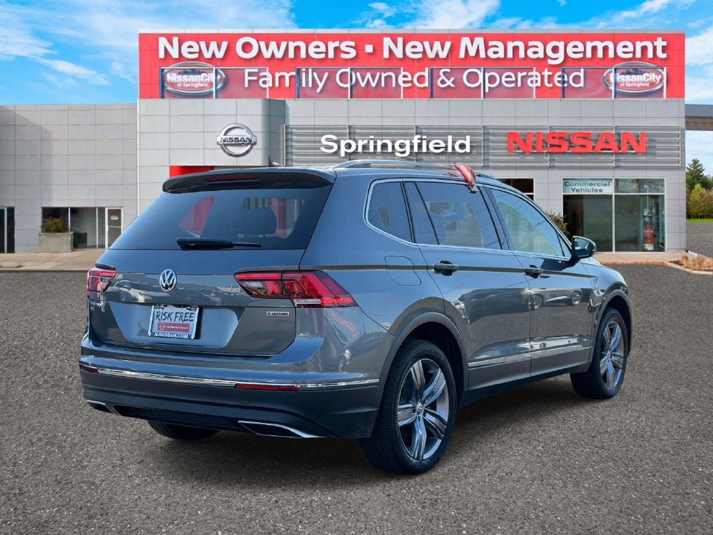 Used 2020 Volkswagen Tiguan SEL AWD/4WD image 6
