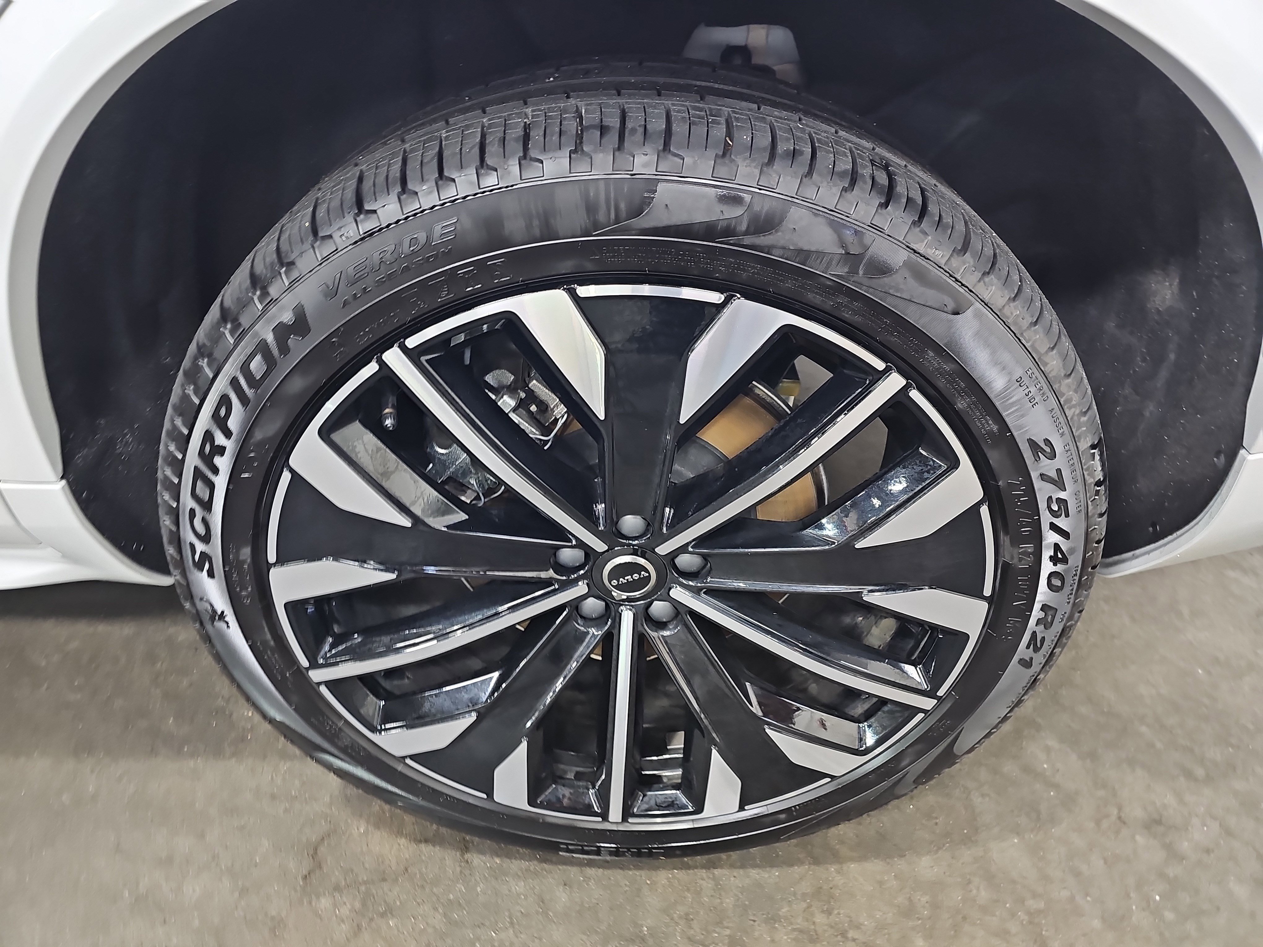 Used 2025 Volvo XC90 T8 Ultra w/ Protection Package Premier image 35