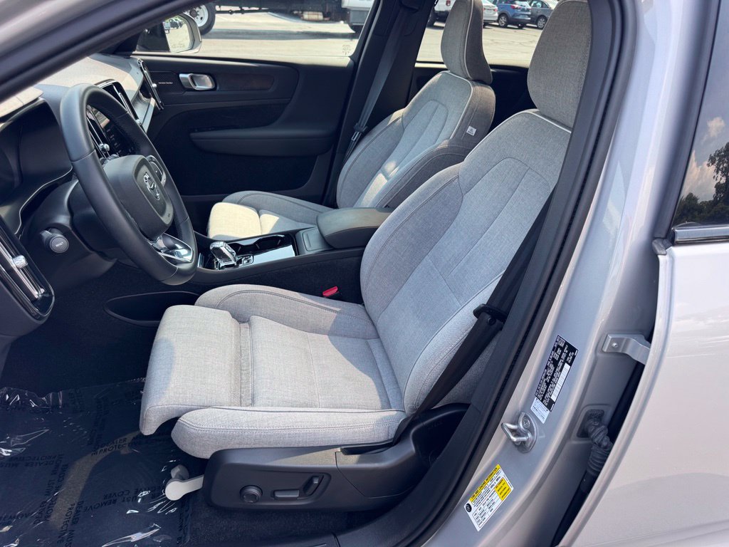 Used 2023 Volvo C40 P8 Recharge Ultimate AWD/4WD image 18