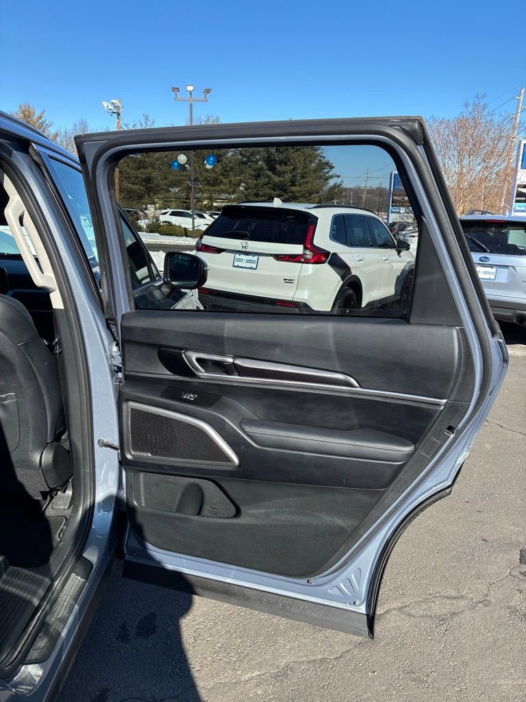 Used 2023 Kia Telluride S image 49