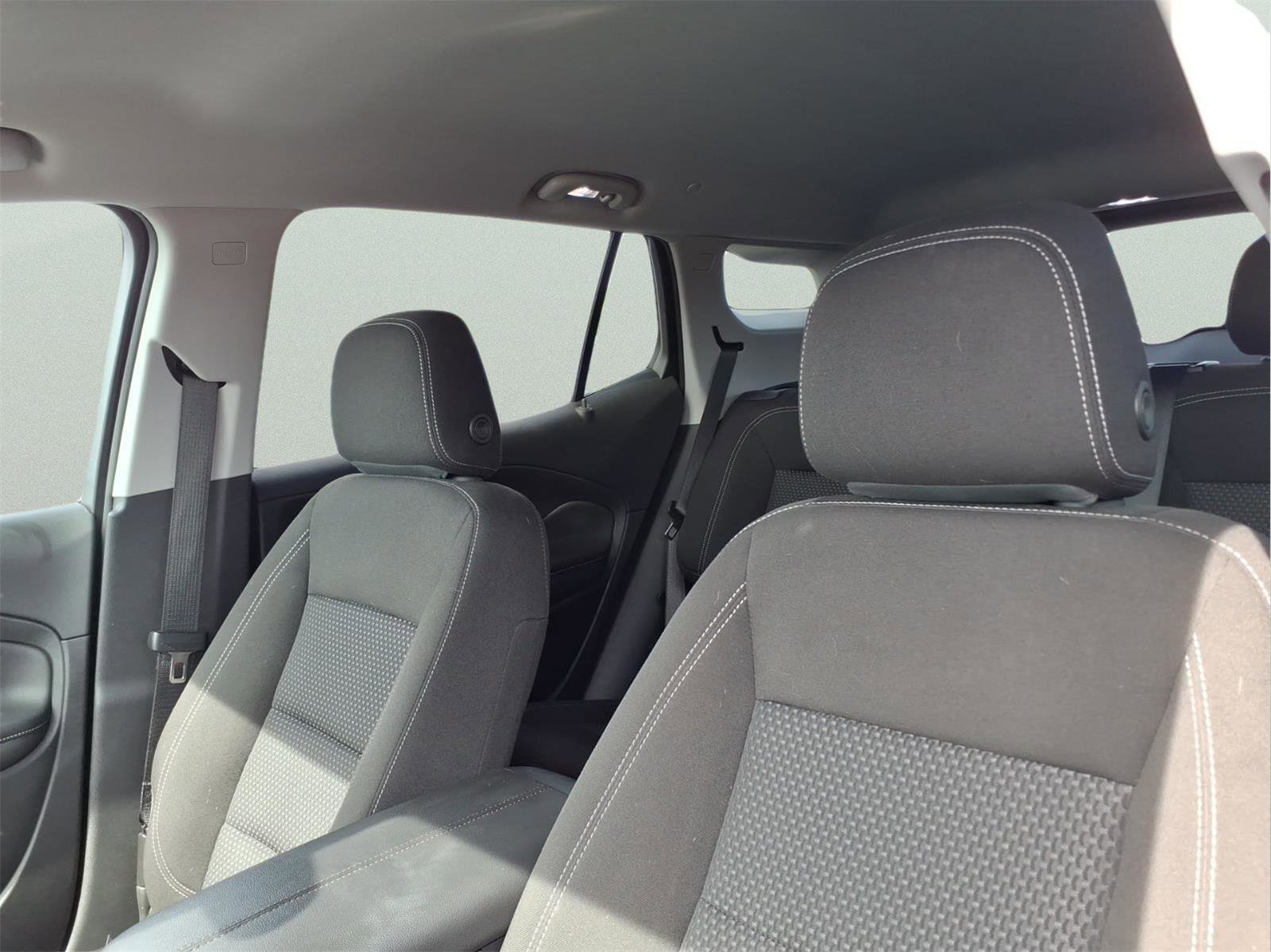 Used 2023 GMC Terrain SLE w/ Driver Convenience Package FWD image 17