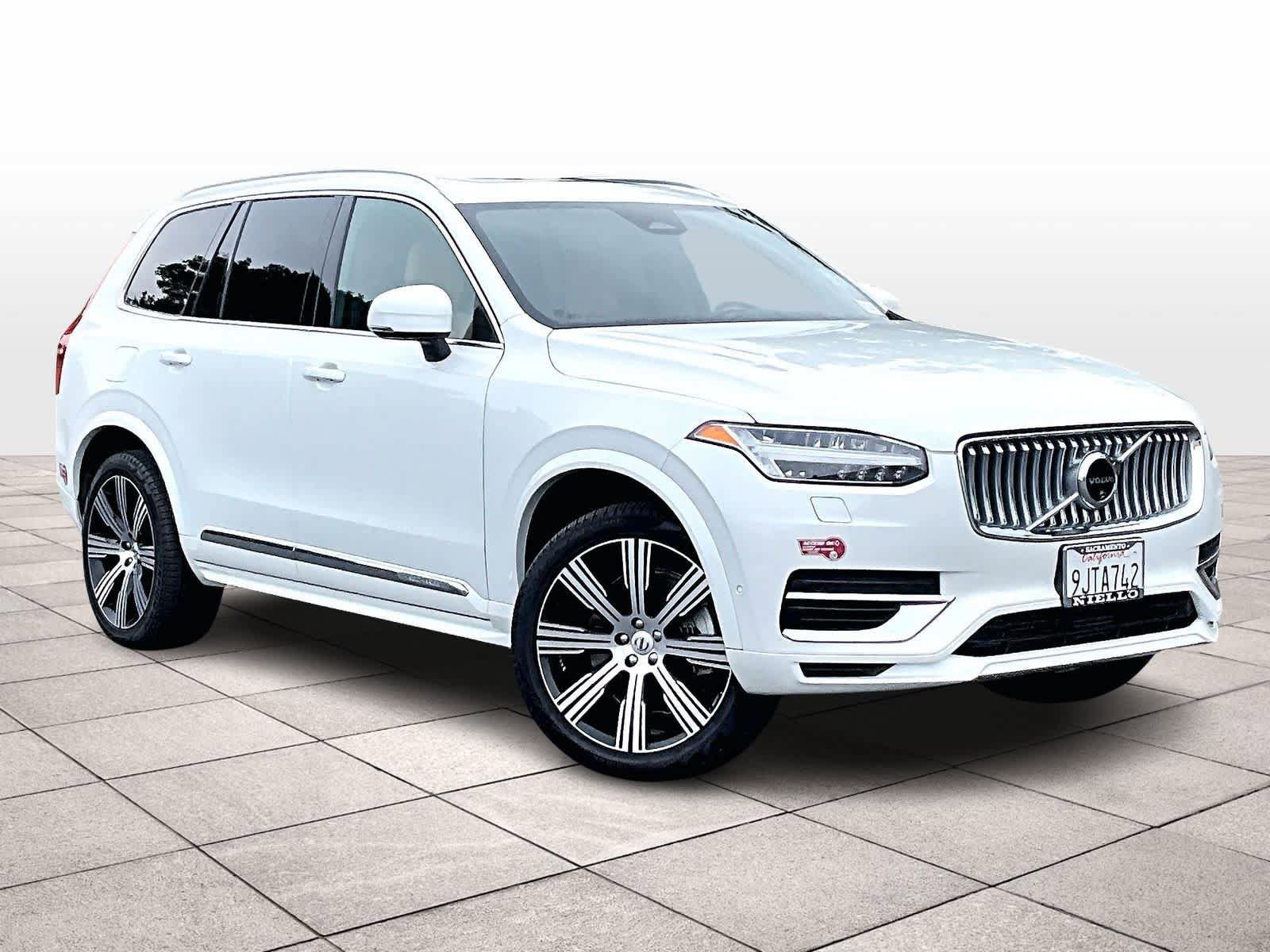 Used 2024 Volvo XC90 T8 Ultimate w/ Protection Package Premier AWD/4WD image 2