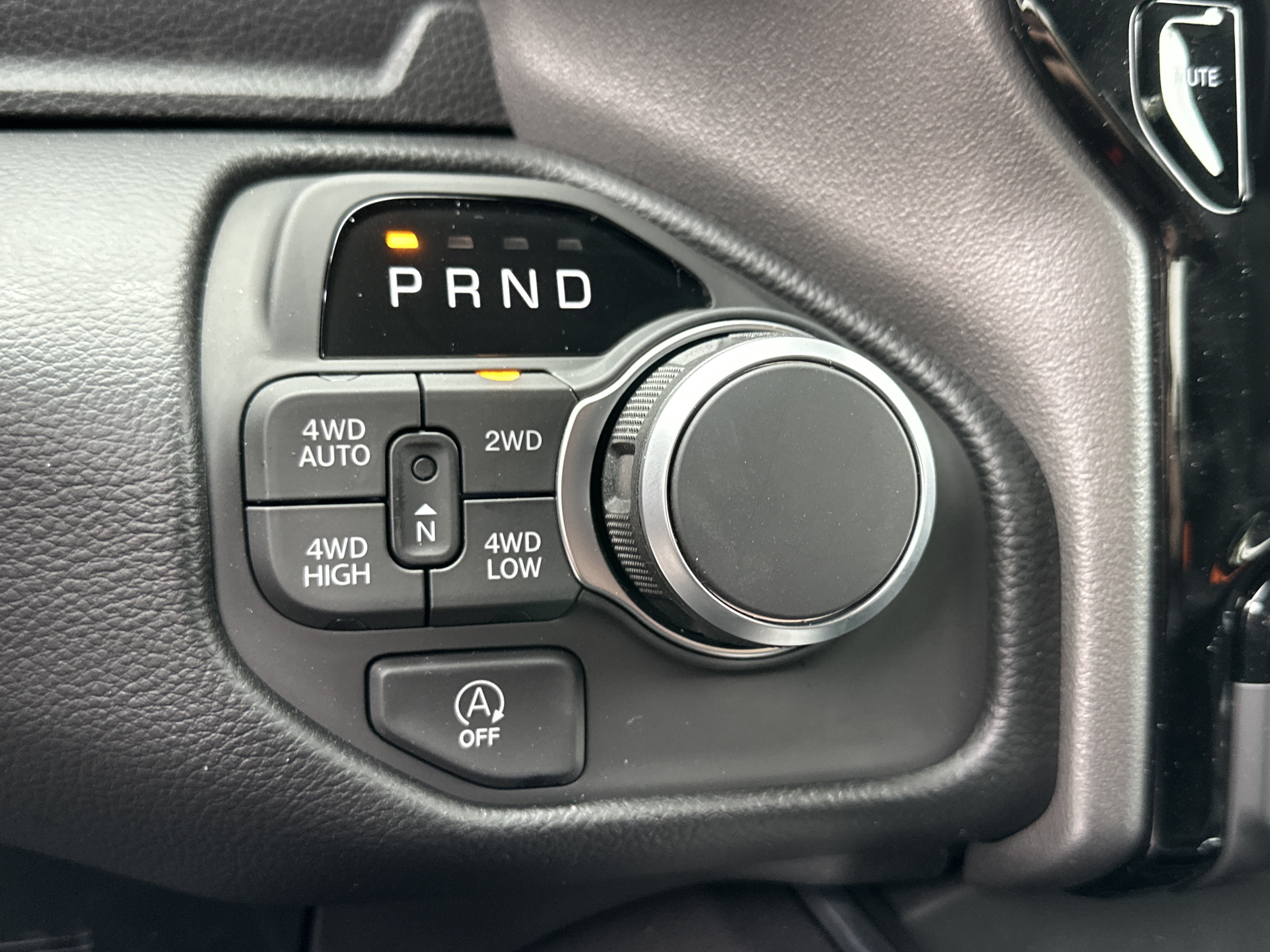 Used 2026 RAM 1500 4x4 Crew Cab image 7