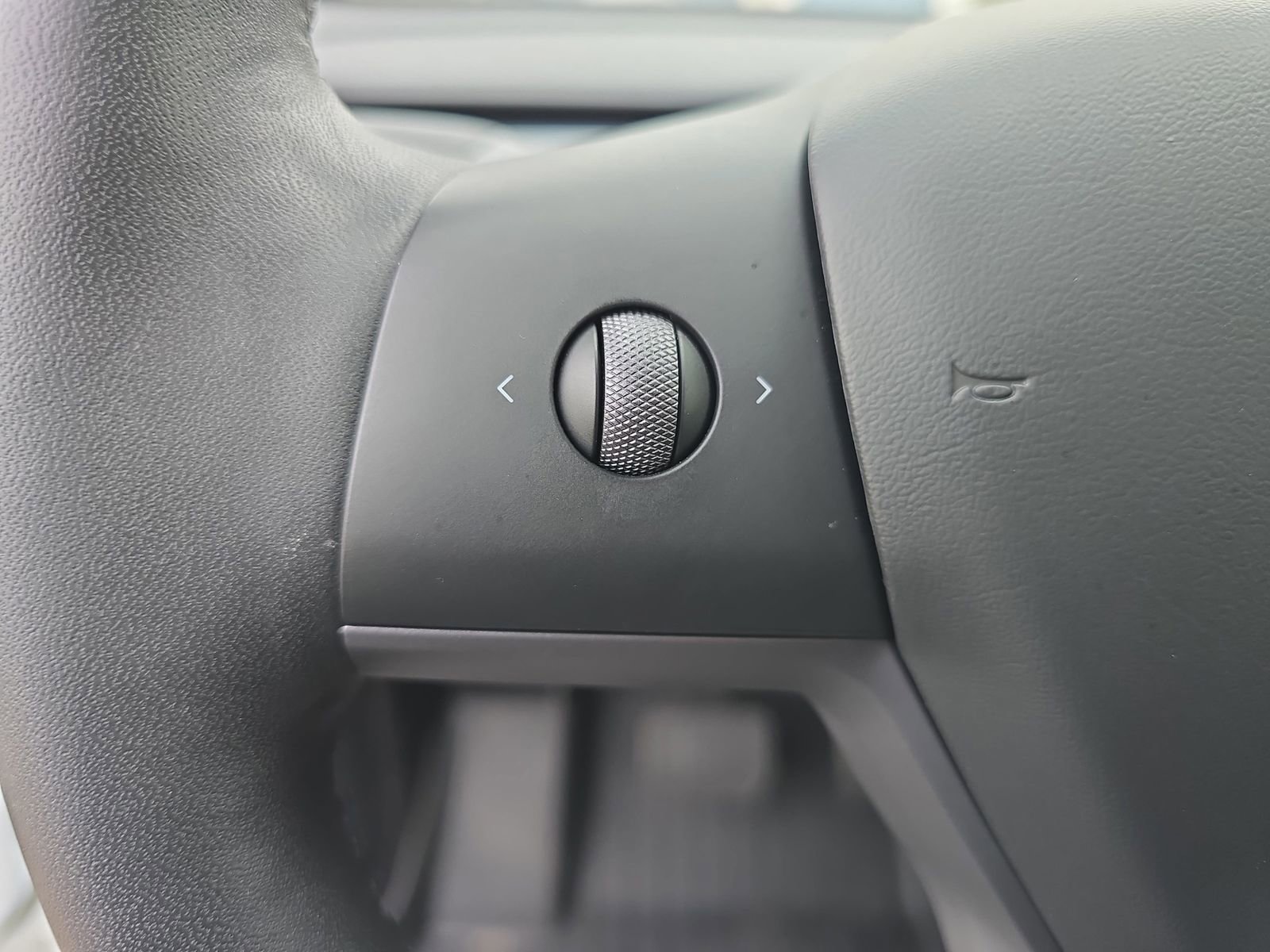 Used 2021 Tesla Model Y Long Range image 21