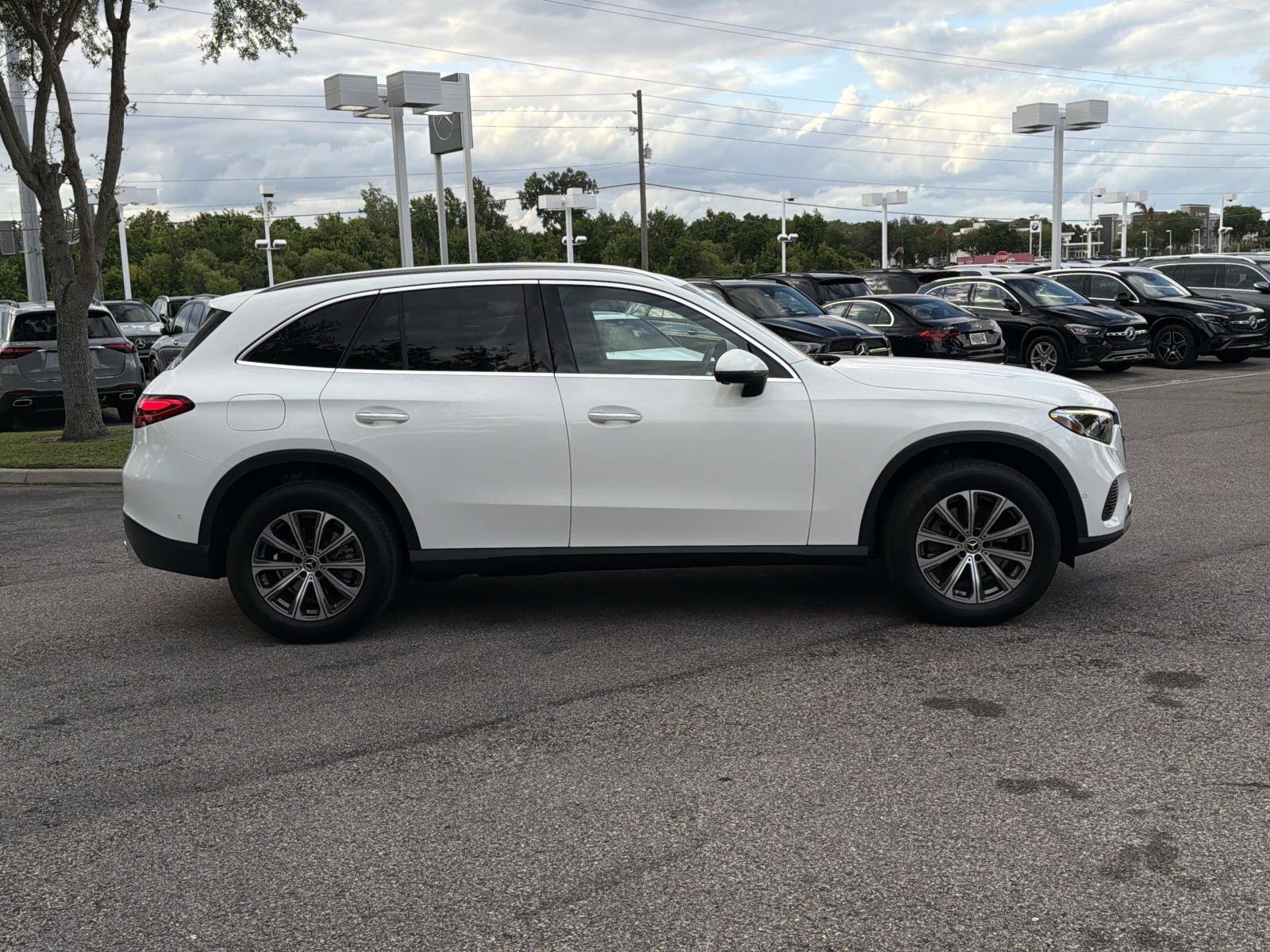 Certified 2024 Mercedes-Benz GLC 300 image 2