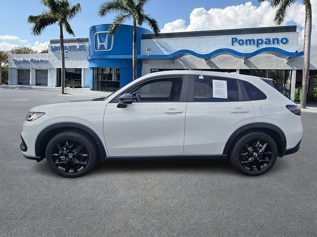 Used 2025 Honda HR-V Sport image 4