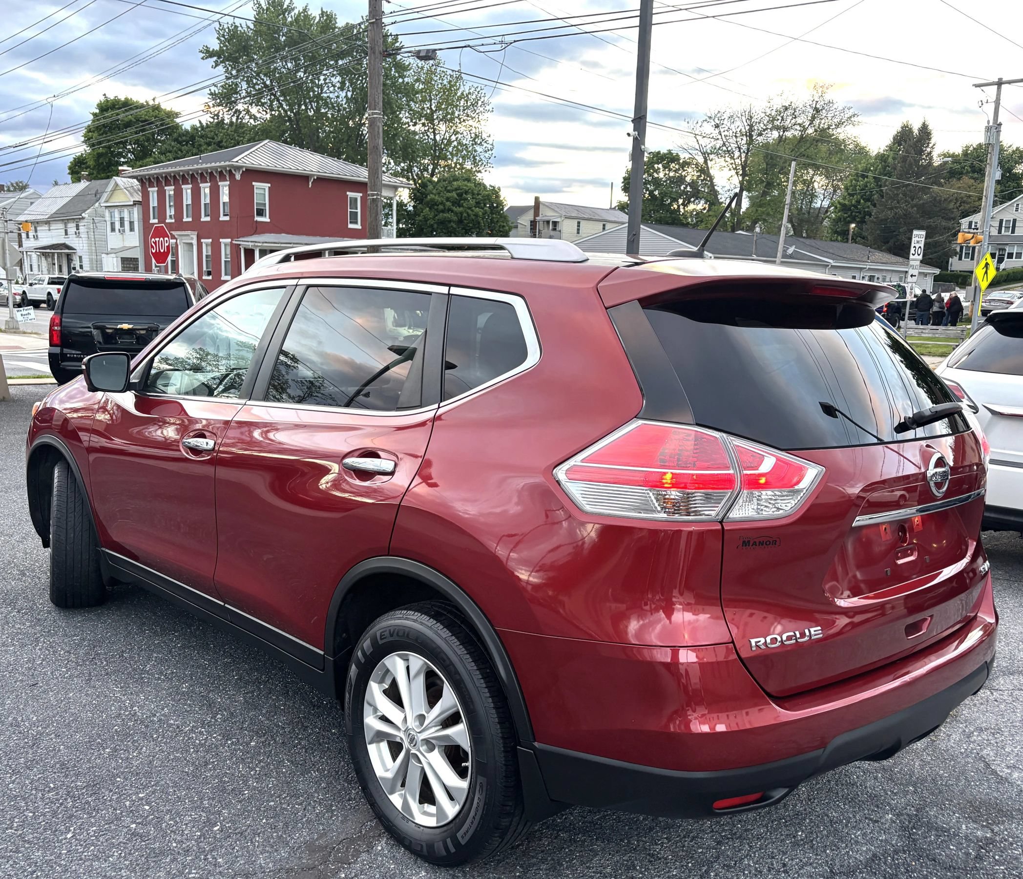 Used 2015 Nissan Rogue SV w/ SV Premium Package AWD/4WD image 4