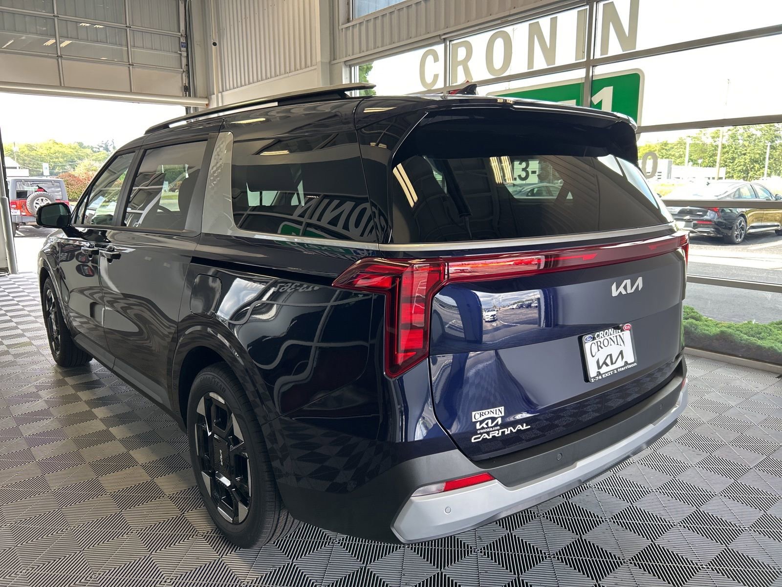 New 2026 Kia Carnival EX image 4