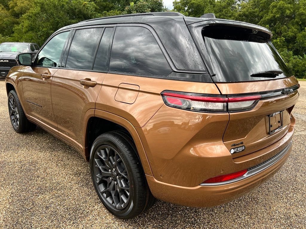 New 2027 Jeep Grand Cherokee Summit AWD/4WD image 3