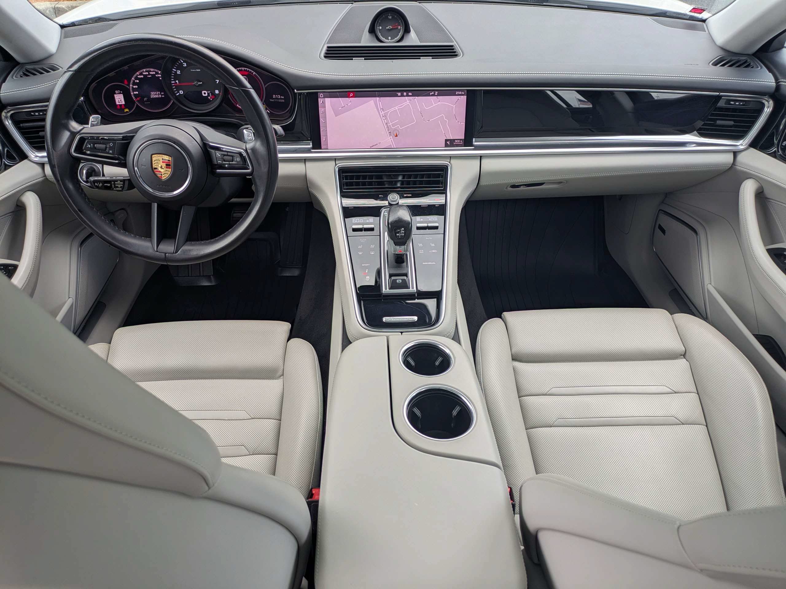 Used 2021 Porsche Panamera 4 w/ Premium Package AWD/4WD image 14