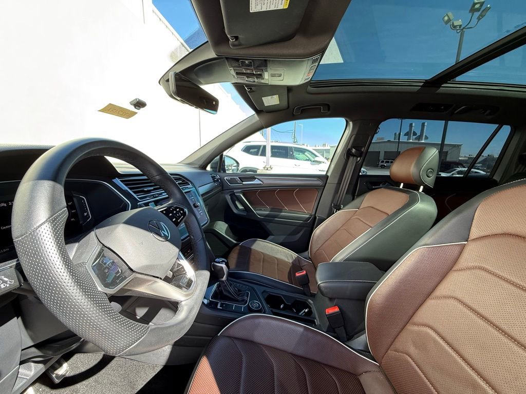 Certified 2024 Volkswagen Tiguan SEL R-Line w/ MDO Package, Two-Row image 5