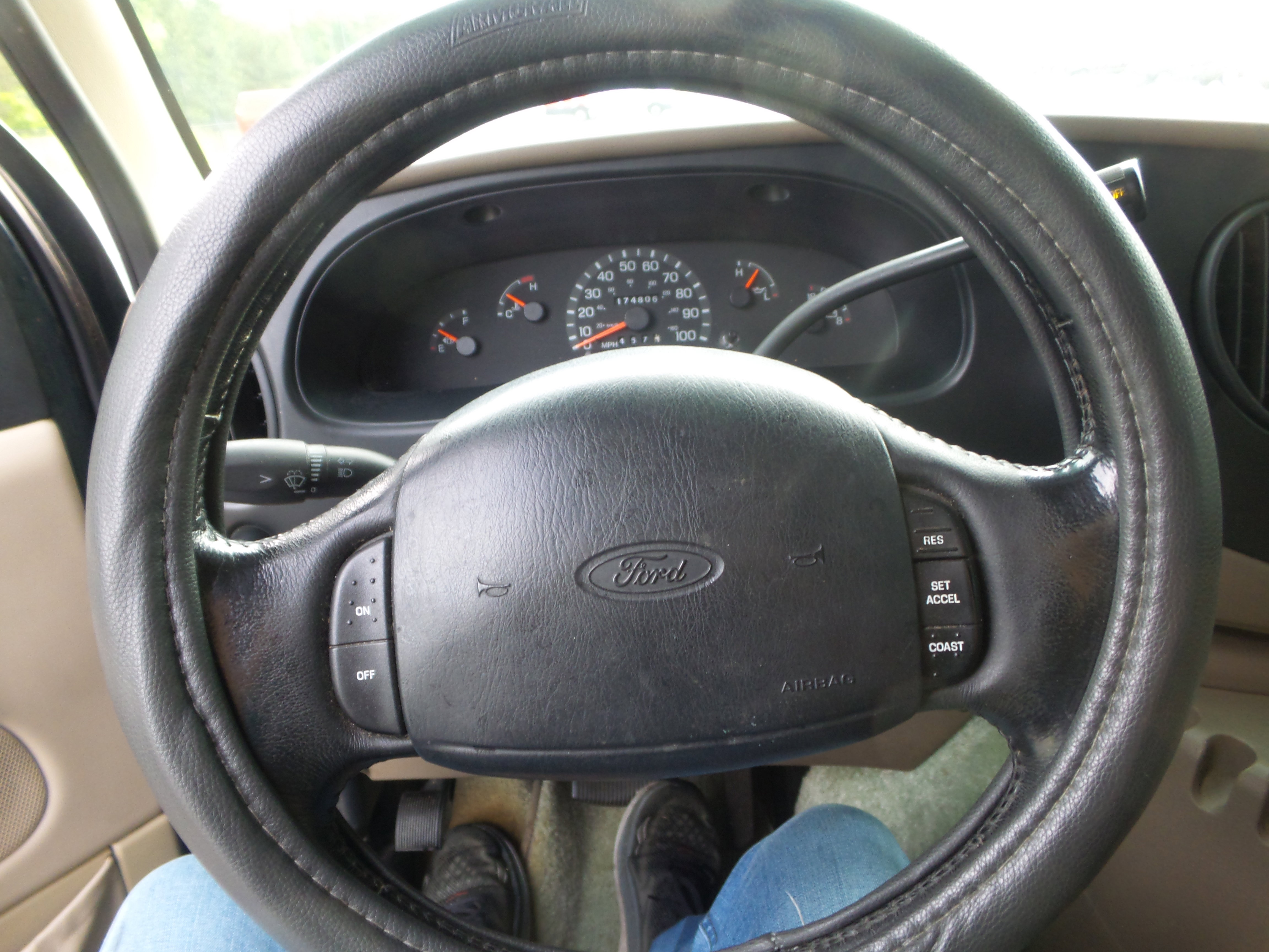 Used 2000 Ford E-150 and Econoline 150 RWD image 88