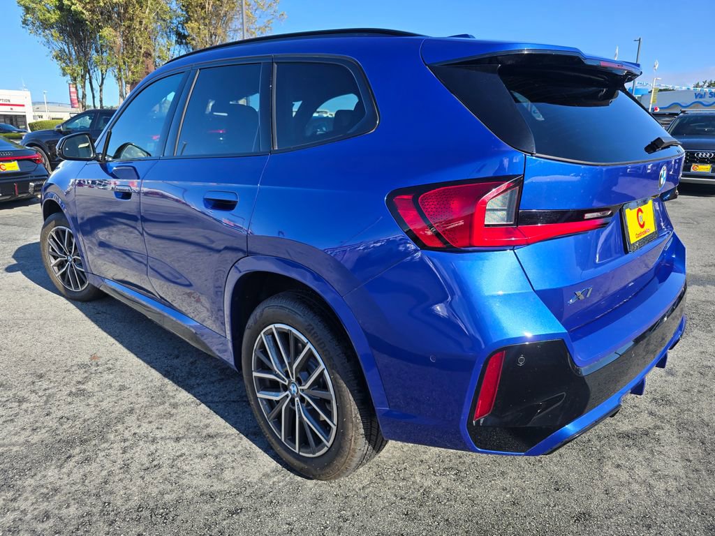 Used 2023 BMW X1 xDrive28i w/ M Sport Package image 3
