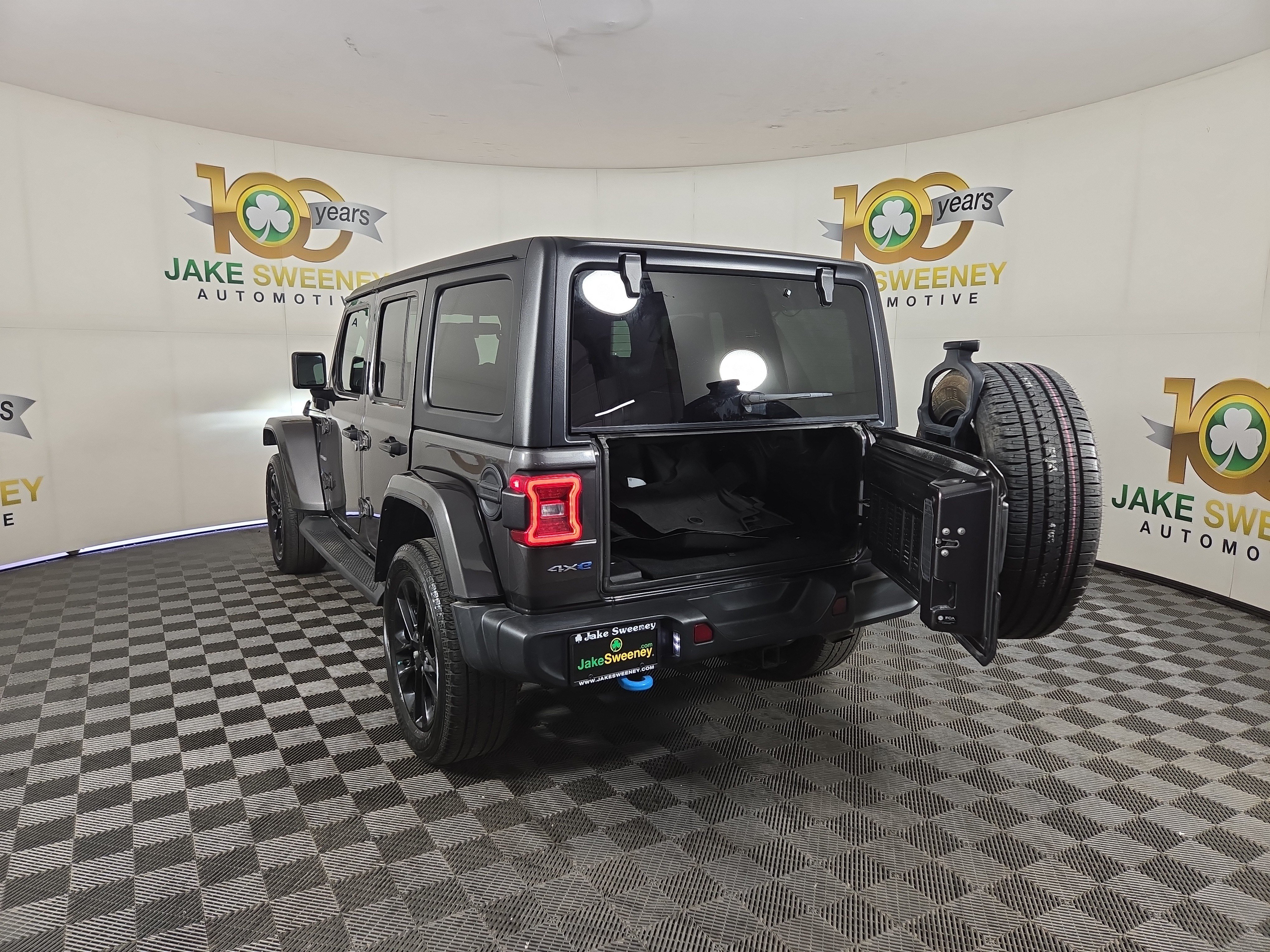 Certified 2022 Jeep Wrangler Unlimited Sahara w/ Cold Weather Group AWD/4WD image 29