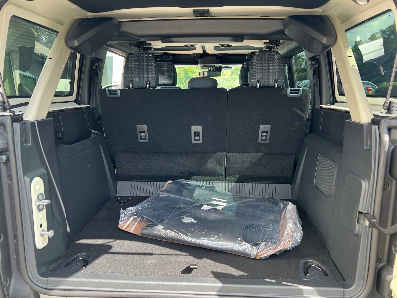 New 2026 Ford Bronco Heritage Edition AWD/4WD image 10