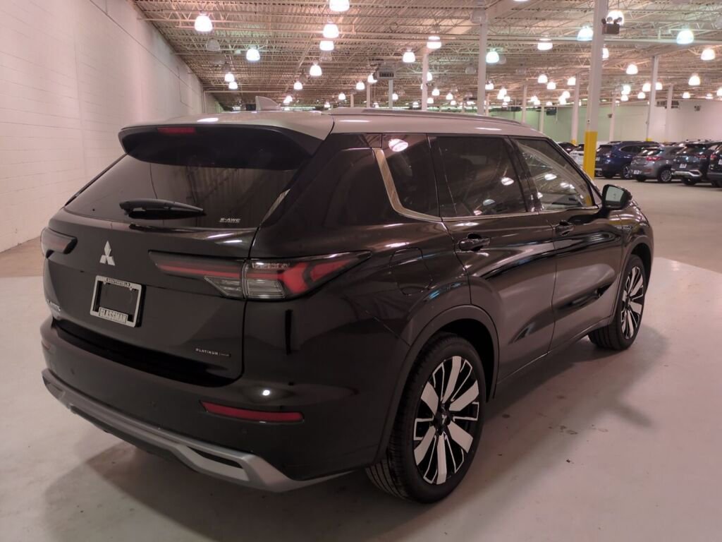 New 2025 Mitsubishi Outlander SEL image 4