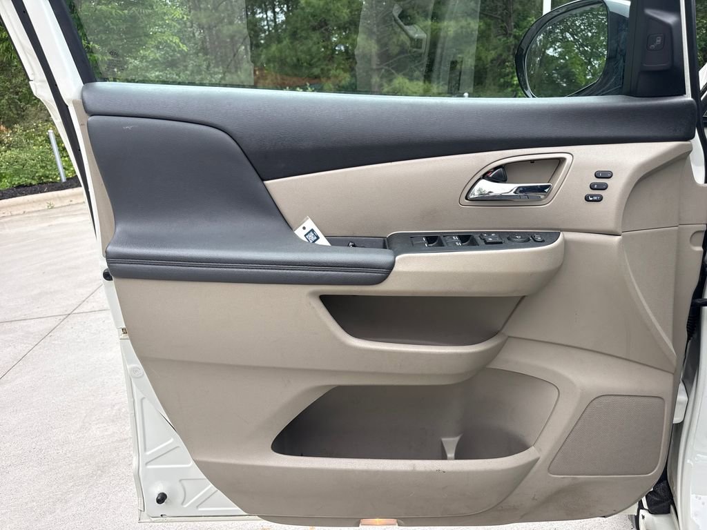 Used 2015 Honda Odyssey Touring Elite image 13