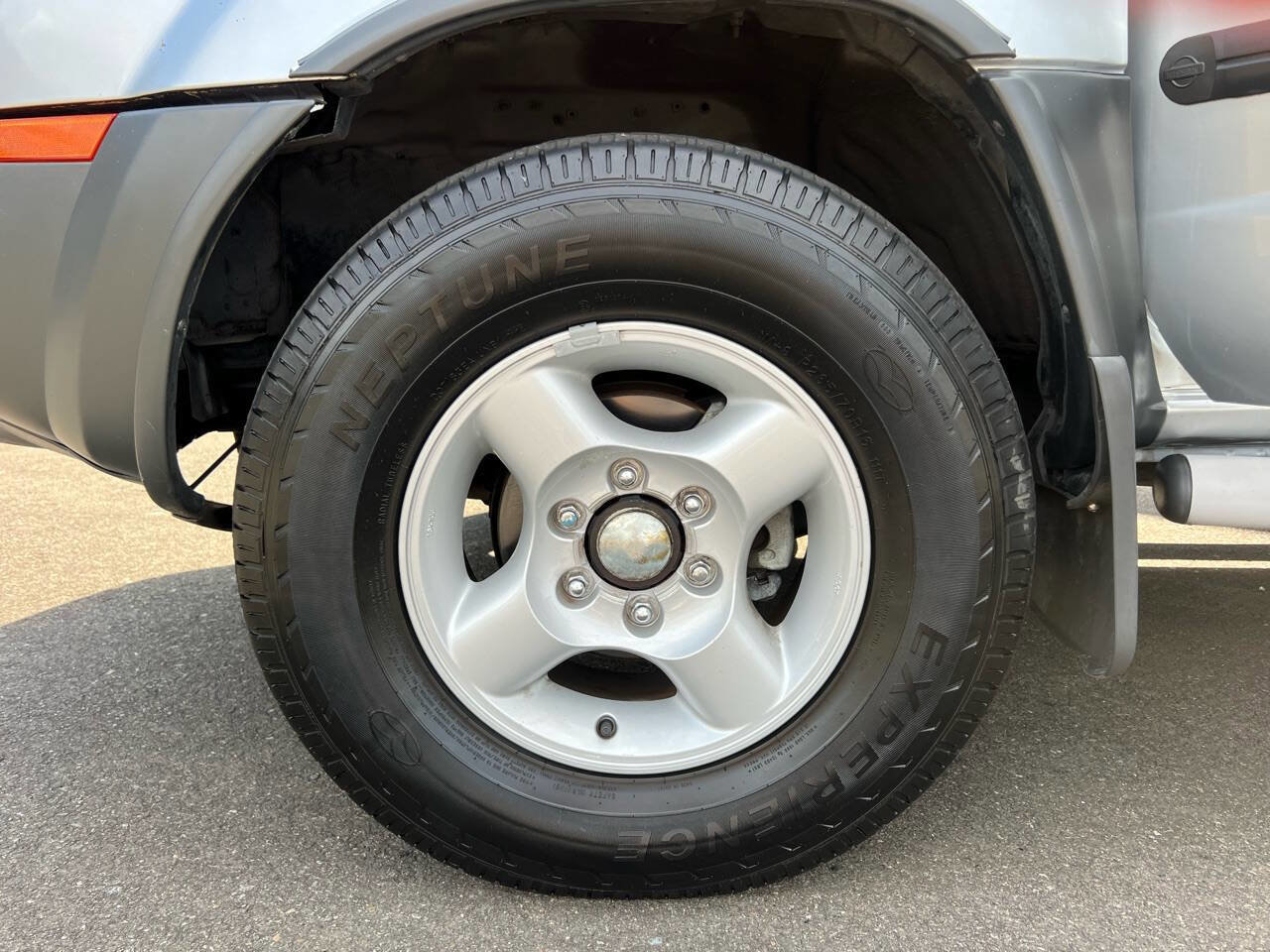 Used 2002 Nissan Xterra XE image 13