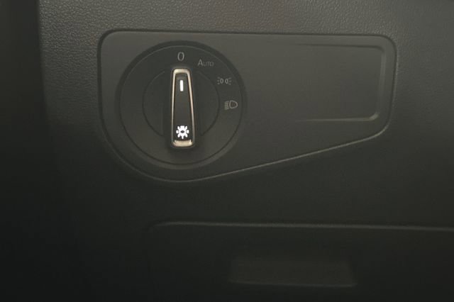 Used 2024 Volkswagen Tiguan SE R-Line image 33