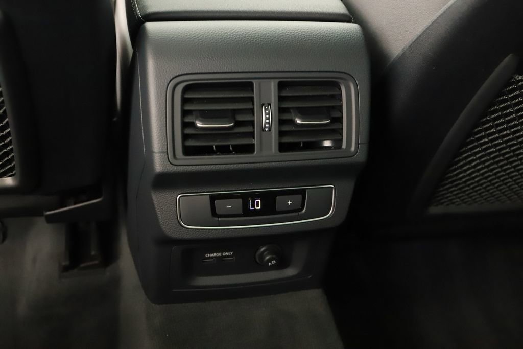 Certified 2025 Audi Q5 e Premium Plus w/ Premium Plus Package image 22
