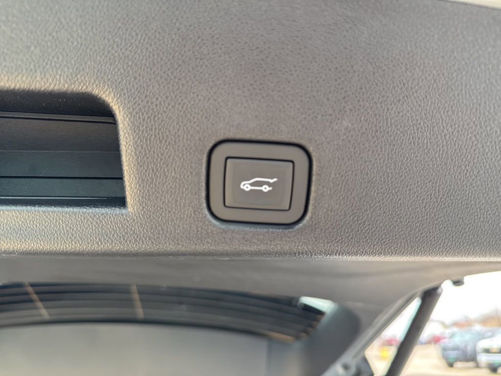 Certified 2025 Chevrolet Traverse Z71 w/ LPO, Floor Liner Package image 16