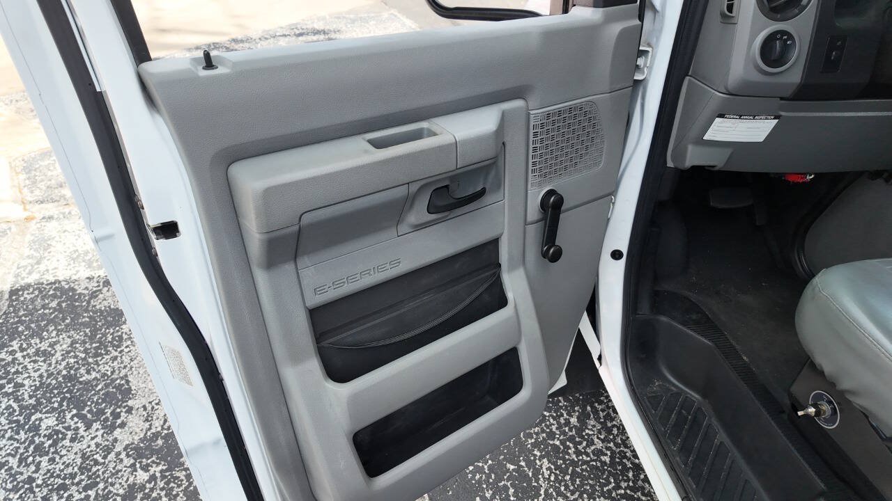 Used 2010 Ford E-450 and Econoline 450 Super Duty RWD image 8