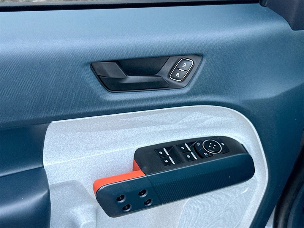 Used 2023 Ford Maverick XLT image 18