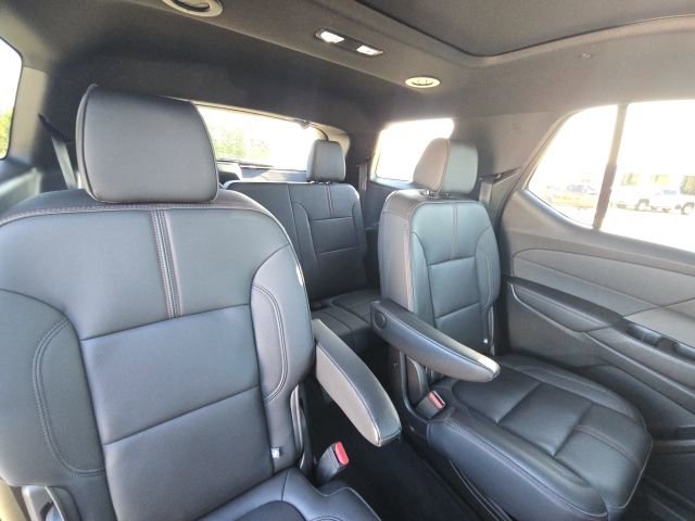 Used 2023 Chevrolet Traverse RS w/ LPO, Floor Liner Package AWD/4WD image 18