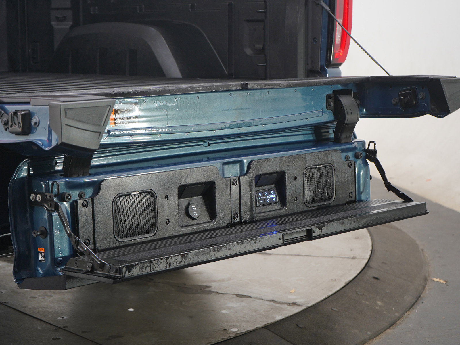 Used 2025 GMC Sierra 1500 Denali w/ Denali Reserve Package image 9