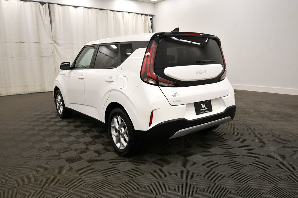 Certified 2025 Kia Soul LX FWD image 5
