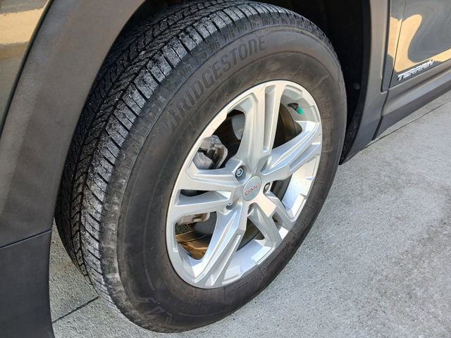 Certified 2021 GMC Terrain SLE w/ Driver Convenience Package image 2