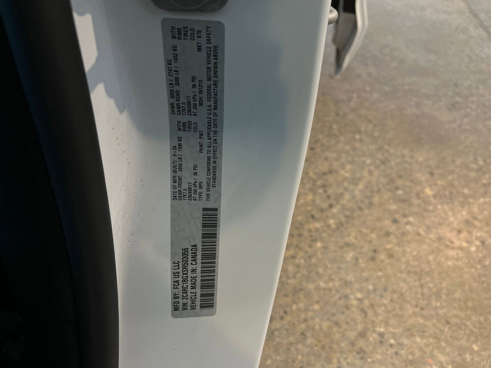 Used 2025 Chrysler Pacifica Select image 30