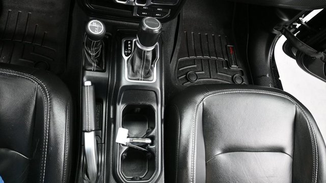 Used 2020 Jeep Gladiator Overland AWD/4WD image 25